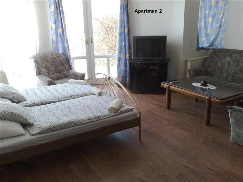 Marci Villa Pécs Habitación foto